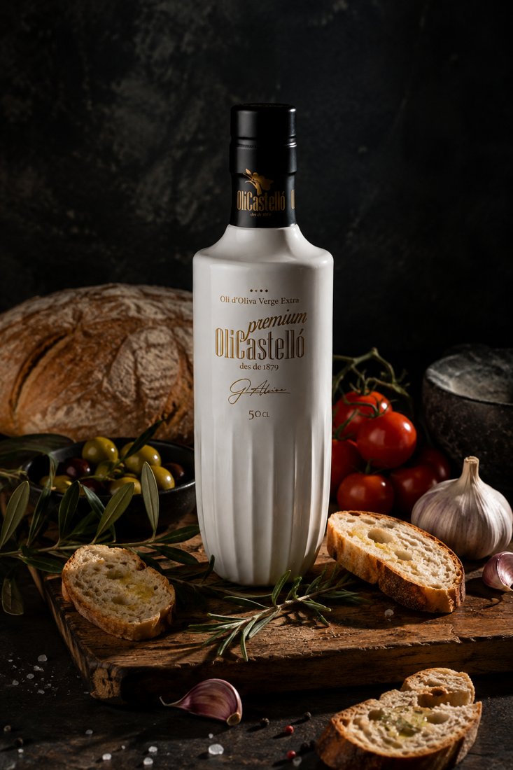 OliCastelló Premium 0.5L с хлебом и овощами